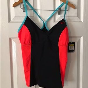 New- Nike Women’s Workout Top